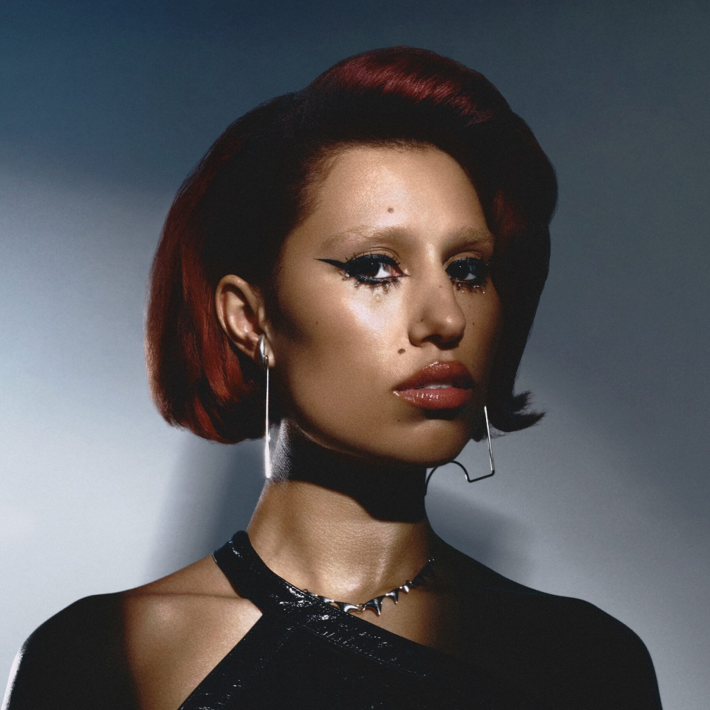 RAYE Singer Wiki / Bio
